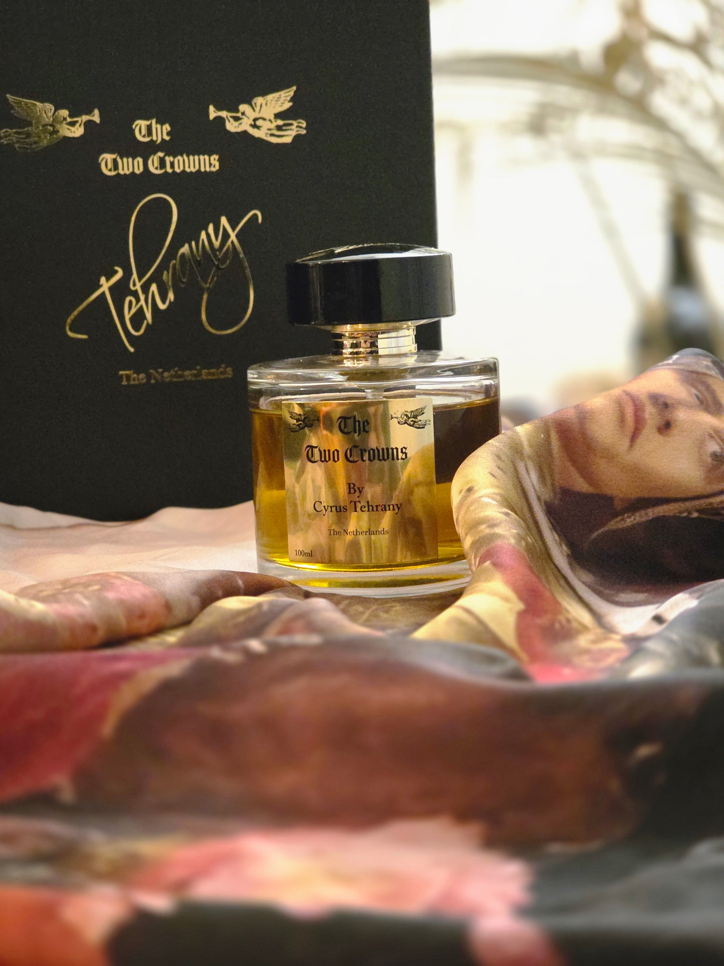 The Two Crowns – Extrait de Parfum